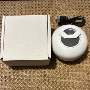 Portable White Bluetooth Speaker with USB Cable